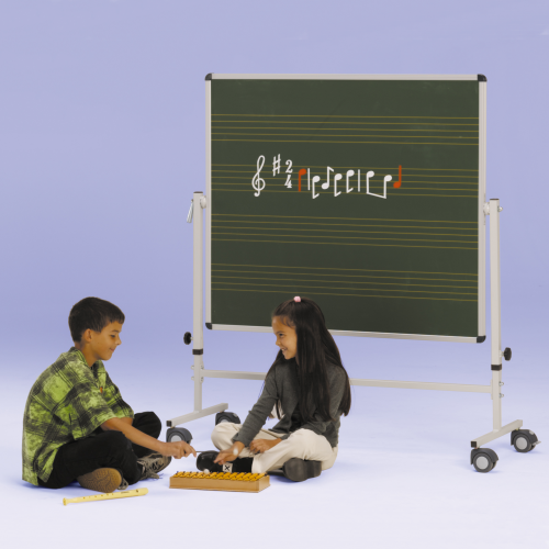 Notentafel auf 4 Rollen mit Notenlineatur Tafelfläche: B/H: 120x100 cm, Höhe: bis 190 cm