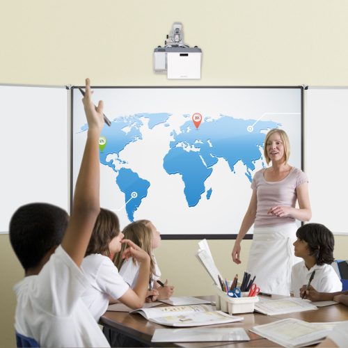 Projektionstafel "PT Serie" mit zwei Seitenflügeln 95" Außenmaße: 2,07x1,30 m, Bildgröße: 2,07x1,30 m, 6-Punkt-Befestigung