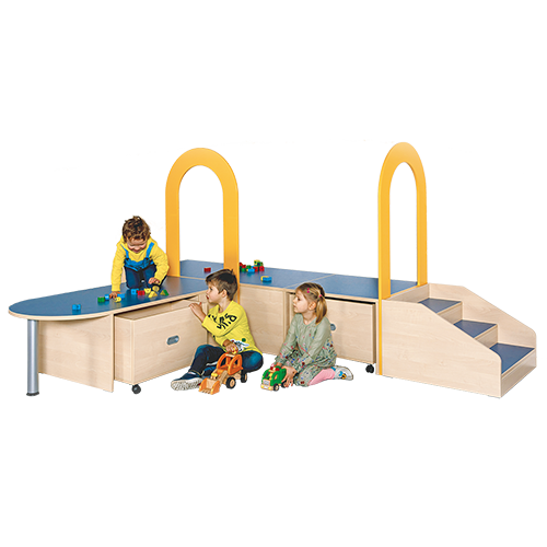 Podestanlage 9, 4teilig, mit Bogendurchgängen und Linoleum-Deckplatten B/H/T: 292x46/142x222 cm, Treppenaufgang, diverse Podestelemente mit 3 verschiedenen Rollkästen